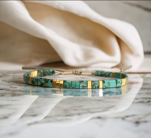 Bracelet Miyuki Tila Ajustable – Fil de Soie Doré & Perles Plaquées Or 24 Carats