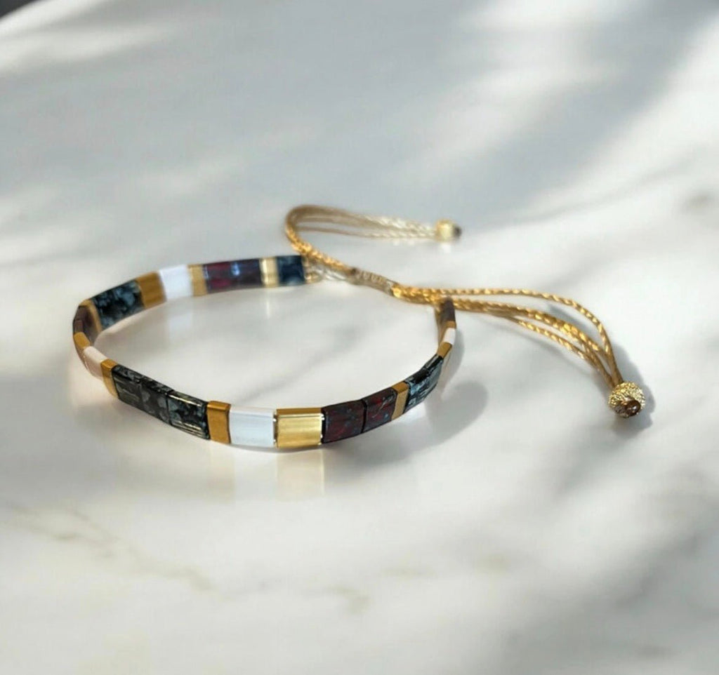 Bracelet Miyuki Tila Ajustable – Fil de Soie Doré & Perles Plaquées Or 24 Carats (Copie) - Lagaleriepoetique