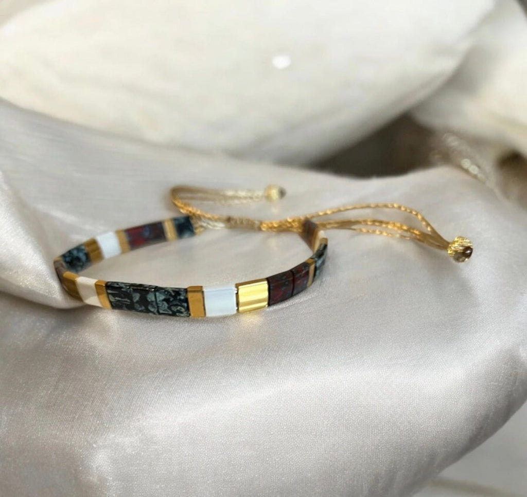 Bracelet Miyuki Tila Ajustable – Fil de Soie Doré & Perles Plaquées Or 24 Carats (Copie) - Lagaleriepoetique